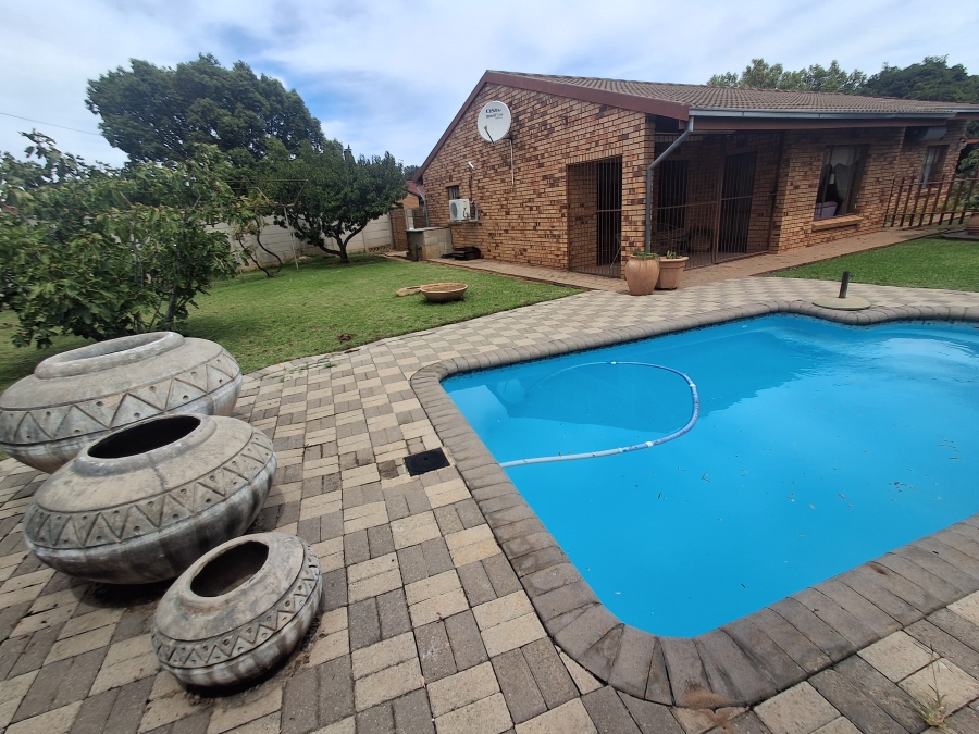 3 Bedroom Property for Sale in Fauna Park Free State